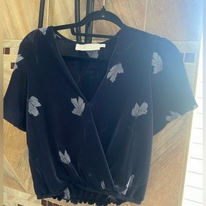 ASTR the label navy crop blouse. Stretchy material!